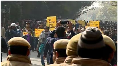 ജെഎന്യു അക്രമം: മാനവ വിഭവശേഷി മന്ത്രാലയത്തിലേക്കുള്ള വിദ്യാർത്ഥികളുടെ മാർച്ച് പൊലീസ് തടഞ്ഞു