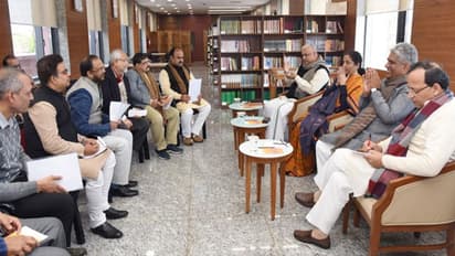 बजट से पहले की तैयारी, निर्मला सीतारमण ने की BJP नेताओं, मोर्चा प्रमुखों, प्रवक्ताओं से चर्चा