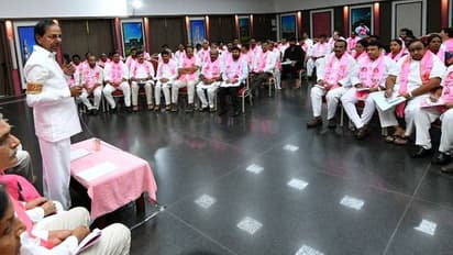 మున్సిపల్ ఎన్నికలు 2020: గులాబీ గూటిలో కొట్లాటలకు బ్రేక్ ఇలా...