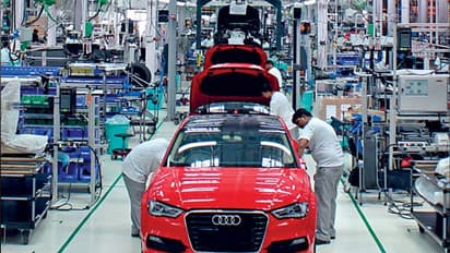 Economic Survey 2022: 7 lakh orders for new cars pending due to semiconductor shortage