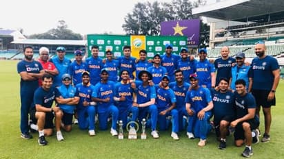 അണ്ടര് 19 ചതുര്രാഷ്ട്ര ടൂര്ണമെന്റ്: ദക്ഷിണാഫ്രിക്ക തകര്ന്നു, ഇന്ത്യക്ക് കിരീടം