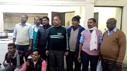 উপাচার্য ব্যর্থ, জেনেইউ-তে সেই রাতে শিক্ষার্থীদের ঢাল হয়ে ওঠেন ৯ হস্টেল-কর্মী