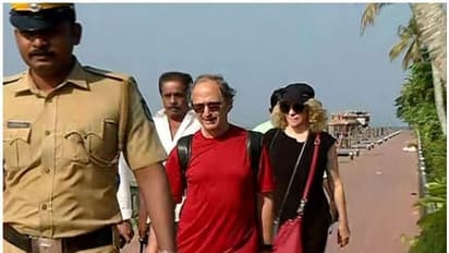 പണിമുടക്കിനിടെ തന്നെ തടഞ്ഞത് നിസ്സാര സംഭവമെന്ന് നൊബേൽ ജേതാവ് മൈക്കല് ലെവിറ്റ്