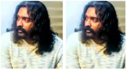 ஷாக்கான ரசிகர்கள்...! விஜய் படத்தில் விஜய் சேதுபதியின் லுக்..எப்படி இருக்கு பாருங்க.!