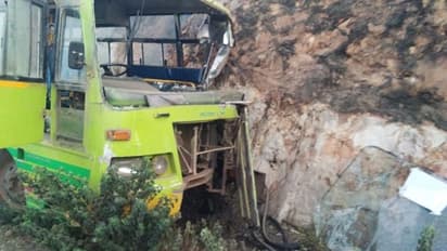 ಸವದತ್ತಿ  ಯಲ್ಲಮ್ಮನ ಸನ್ನಿಧಿಯಲ್ಲಿ ಭೀಕರ ಅಪಘಾತ: ಇಬ್ಬರು ಭಕ್ತರ ಸಾವು, ನಾಲ್ವರಿಗೆ ಗಾಯ