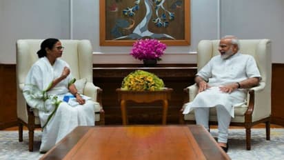 এনআরসি বিরোধিতার মধ্যেই এক মঞ্চে মোদী- মমতা, হতে পারে বৈঠকও
