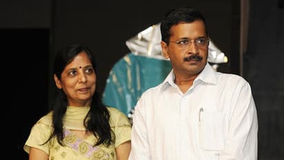 Punjab Election 2022: పంజాబ్ ఎన్నికల ప్రచారంలో కేజ్రీవాల్ భార్య, కుమార్తె !