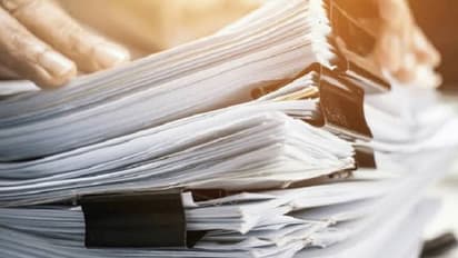 ಚೆಲ್ಲಾಪಿಲ್ಲಿಯಾಗಿದ್ದ ಕಚೇರಿ, 1965ರ ಫೈಲ್ ಕೇಳಿದ ಶಾಸಕ