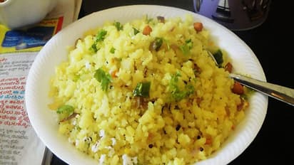 അവൽ ഉപ്പുമാവ് 10 മിനിറ്റ് കൊണ്ട് തയ്യാറാക്കാം