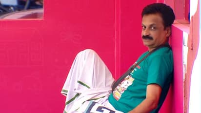 'ബിഗ് ബോസിലുള്ളത് സുന്ദരികളും സുന്ദരന്മാരുമായ പാമ്പുകള്'; അനിഷ്ടം വെളിപ്പെടുത്തി രജിത് കുമാര്