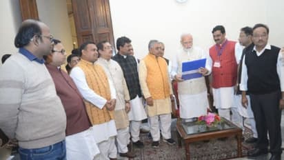 সিএএ নিয়ে কী বলছেন দিদি, মুকুলের থেকে খোঁজ নিলেন মোদী