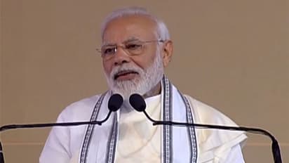 PM Modi in Kolkata, pays obeisance to Swami Vivekananda at Belur Mutt in Howrah