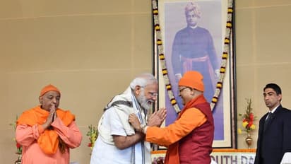 বেলুড়ে প্রধানমন্ত্রীর ভাষণ নিয়ে বিতর্ক, রামকৃষ্ণ-এর ভাষাতেই মোদীকে কটাক্ষ তৃণমূল সাংসদের