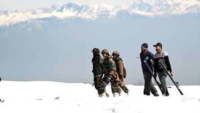 পা পিছলে সোজা পাকিস্তানে ভারতীয় সেনা জওয়ান, খারাপের আশঙ্কায় নিদ্রাহীন পরিবার