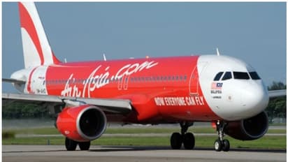 চালকের তৎপরতায় প্রাণ বাঁচল যাত্রীদের, জরুরি অবতরণ এয়ার এশিয়ার বিমানের