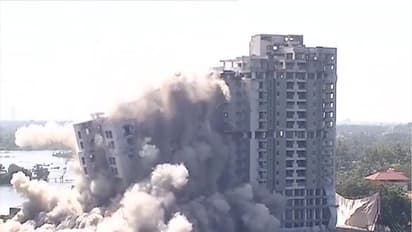 മരട് ഫ്ലാറ്റ് അഴിമതി കേസിലെ അന്വേഷണ ഉദ്യോഗസ്ഥന് സ്ഥലം മാറ്റം