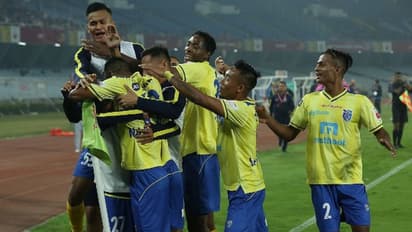 തുടര്ച്ചയായ രണ്ടാം ജയം; എടികെയെ തോല്പ്പിച്ച് ബ്ലാസ്റ്റേഴ്സ് പ്രതീഷ നിലനിര്ത്തി