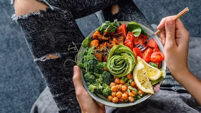 ডায়াবেটিক রোগীদের খাওয়াদাওয়া কীরকম হওয়া উচিত