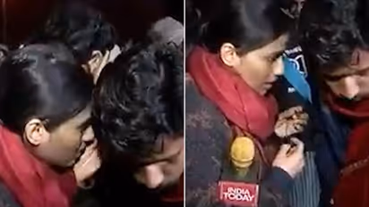 India Today journalist caught on camera teaching JNUSU vice-president to blame ABVP over recent violence