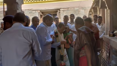 ಮೈಸೂರು ಚಾಮುಂಡೇಶ್ವರಿ ಆಶೀರ್ವಾದ ಪಡೆದ ನಿವೃತ್ತ ಸಿಜೆಐ ರಂಜನ್ ಗೊಗೋಯ್