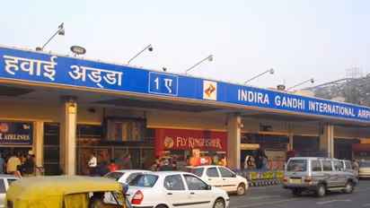 'গান্ধীজির ভারতে এমন ব্যবহার আশা করেননি' দিল্লি নামতেই তাড়ানো হল আফগান মহিলাকে