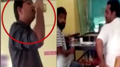 ഡ്രൈവിംഗ് സ്കൂളുകാരുടെ മദ്യസത്ക്കാരത്തില് മോട്ടോർ വാഹന വകുപ്പ് ഉദ്യോഗസ്ഥര്; ദൃശ്യങ്ങള് പുറത്ത്