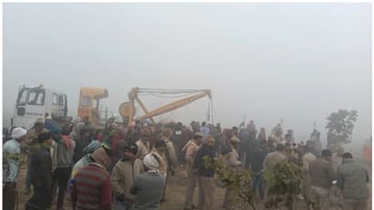 ആഗ്രയിൽ വാഹനാപകടം: രണ്ട് പേർ മരിച്ചു; പന്ത്രണ്ട് പേർക്ക് പരിക്ക്