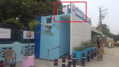 கழிவறையில் இடம்பெற்ற மீசை முறுக்கிய பாரதி படம்..? பொங்கியெழுந்த மக்கள்..!