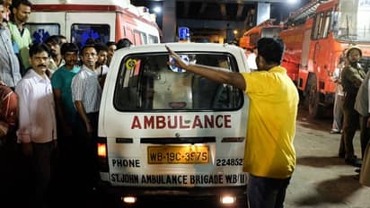 রাস্তায় প্রবল যানজট, অ্যাম্বুল্যান্সেই সন্তান প্রসব মহিলার