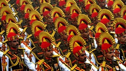 পুরুষ-সর্বস্ব বাহিনীর নেতৃত্বে এই প্রথম এক মহিলা, ইতিহাসের মুখে ক্যাপ্টেন তানিয়া শের গিল