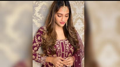 মকর সংক্রান্তি উৎসবে নিজেকে রাঙিয়ে তুলেছেন নুসরত, দিলেন শুভেচ্ছাবার্তাও