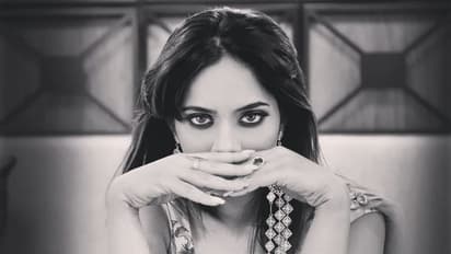 அமலா பாலை போல ஆடை இல்லாமல் நிர்வாணமாக நடித்த பிக்பாஸ் நடிகை... சத்தமே இல்லாமல் நடந்து முடிந்த ஷூட்டிங்...!