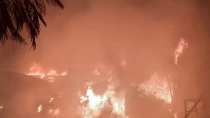 தொழிற்சாலை குடோனில் பயங்கர தீ விபத்து..! பல லட்ச ரூபாய் பொருட்கள் எரிந்து நாசம்..!