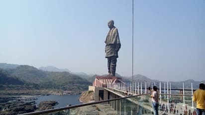 OLX இணையதளத்தில் "வல்லபாய் படேல் சிலை" விற்பனை என விளம்பரம் கொடுத்த மர்மநபர்! அடுத்து நடந்தது என்ன?