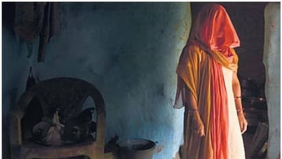 ജോലിവാഗ്ദാനം ചെയ്ത് ബലാത്സംഗം, പീഡനം; രക്ഷപ്പെട്ടിറങ്ങിപ്പോന്ന പെൺകുട്ടി തിരികെ വീട്ടിലേക്ക് നടന്നത് 800 കിലോമീറ്റർ