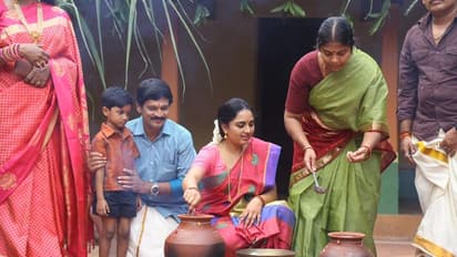 பொங்கலோ... பொங்கல்... படக்குழுவினருடன் பொங்கல் கொண்டாடிய "மும்பை மோகினி"... வைரலாகும் புகைப்படங்கள்...!