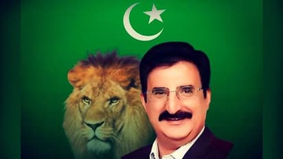 ভারতীয় সেনাকে একাই রুখে দেবেন তিনি, হাতে বন্দুক নিয়ে পাকমন্ত্রীর ছবি পোস্ট