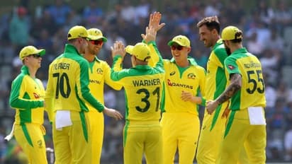 തുടക്കം ഗംഭീരം, മധ്യനിര തകര്ന്നു; ഇന്ത്യക്കെതിരെ ഓസീസിന് 256 റണ്സ് വിജയലക്ഷ്യം