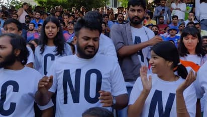 ಗದಗ: ಸಿಎಎ ವಿರೋಧಿಸಿ ನರಗುಂದದಲ್ಲಿ ಗೋಡೆ ಬರಹ