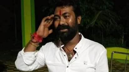 ভরদুপুরে তৃণমূলকর্মীকে কুপিয়ে খুন, অভিযোগের আঙুল দলেরই বিধায়কের দিকে