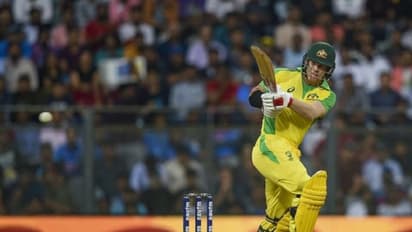 ஒரு விக்கெட்டைக் கூட வீழ்த்த முடியாமல் இந்தியா படுதோல்வி… ஃபின்ச், வார்னர் அதிரடி சதம் !! முதல் ஒரு நாள் கிரிக்கெட்டில் அதிர்ச்சி !!