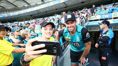 ആരാധകരെ ത്രസിപ്പിക്കാന് തിരിച്ചുവരുമോ; മറുപടിയുമായി എബിഡി