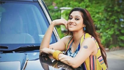 উপহার পাওয়ার নামে প্রতারণার শিকার অভিনেত্রী মৌবনী, খোয়া গেল মোটা অঙ্কের টাকা