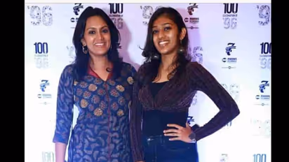 அச்சு அசலாக அம்மா தேவதர்ஷினி போலவே இருக்கும் மகள்... சோசியல் மீடியாவில் வைரலாகும் ஜாலி டூர் போட்டோ...!