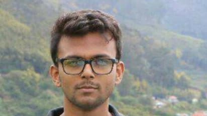 ഗുണ്ടിൽപേട്ടയിൽ കാര് ലോറിയിലിടിച്ച് കോഴിക്കോട് സ്വദേശിയായ യുവാവ് മരിച്ചു