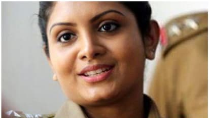 ദീപ്തി ഐപിഎസ് ആകുമോ ജീവിതത്തിലും, മറുപടിയുമായി ഗായത്രി അരുണ്