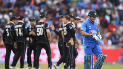 ധോണി ഇനി ഇന്ത്യന് ടീമിലെത്താന് സാധ്യതയില്ലെന്ന് ഇന്ത്യന് ബാറ്റിംഗ് ഇതിഹാസം