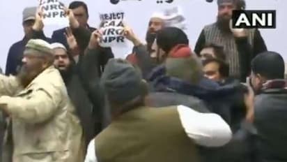 മുസ്ലിം രാഷ്ട്രീയ മഞ്ച് -ആര്എസ്എസ് യോഗത്തില് സിഎഎയ്ക്കെതിരെ പ്രതിഷേധം