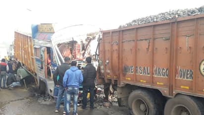 ঘন কুয়াশায় দুর্ঘটনা, মেদিনীপুরে দুটি লরির সংঘর্ষে ১ জনের মৃত্যু