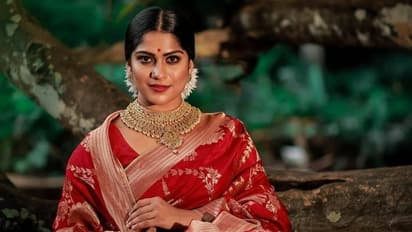 '2020ൽ ഏറ്റവും ചിരിപ്പിച്ച കാര്യം, സന്തോഷം'; വിശേഷങ്ങൾ പങ്കുവച്ച് സ്വാസിക